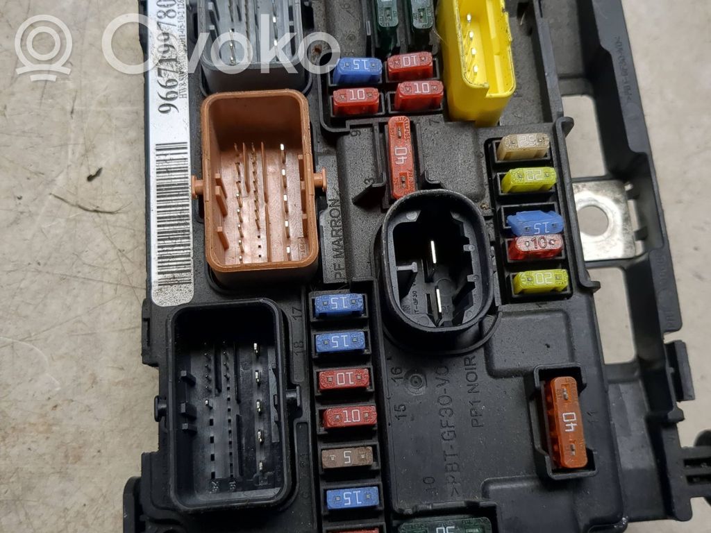 Citroen DS3 Fuse module 