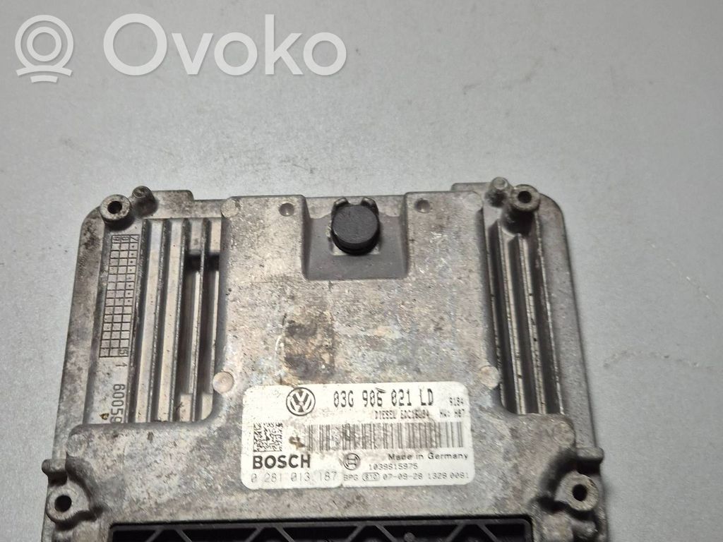 Volkswagen Golf V Engine control unit/module 