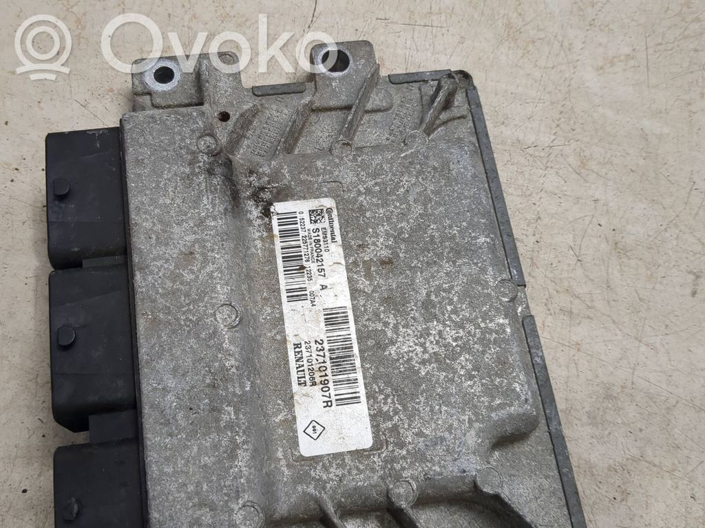 Renault Kangoo II Engine control unit/module 