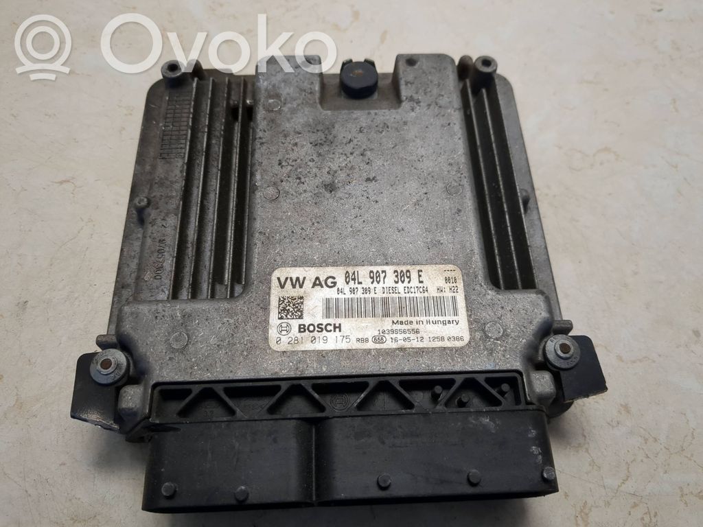 Volkswagen Golf VII Engine control unit/module 