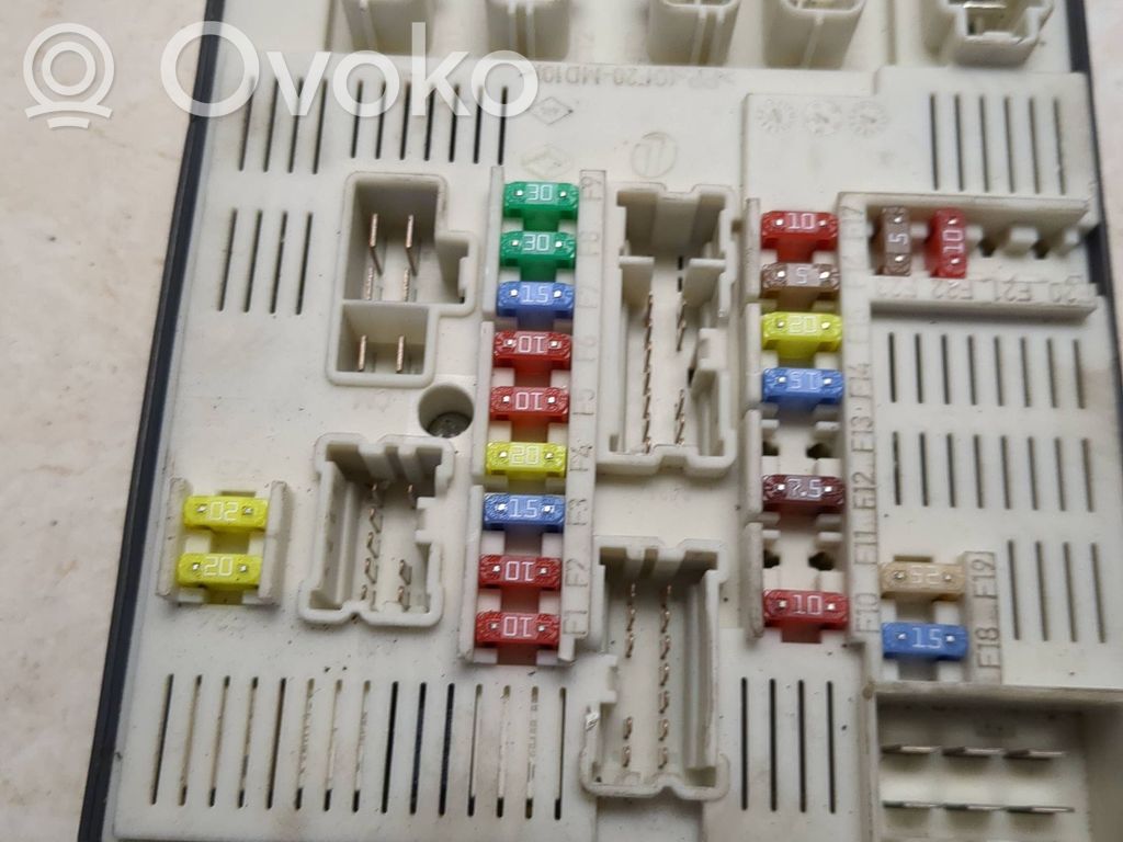 Renault Laguna III Fuse module 