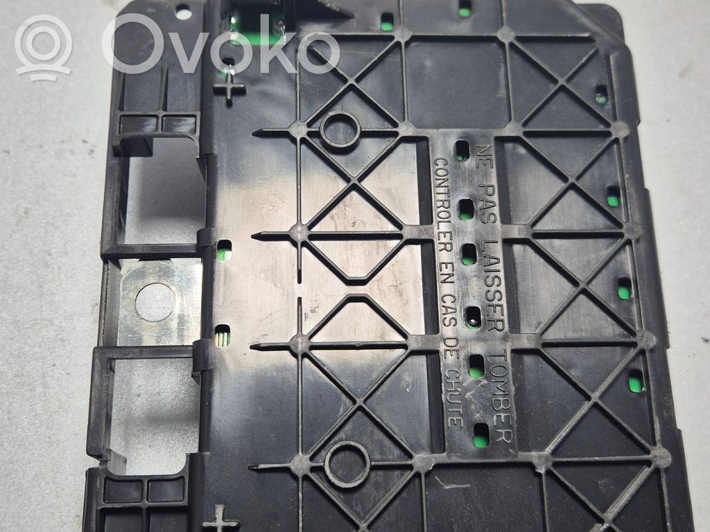 Peugeot 206 Fuse module 
