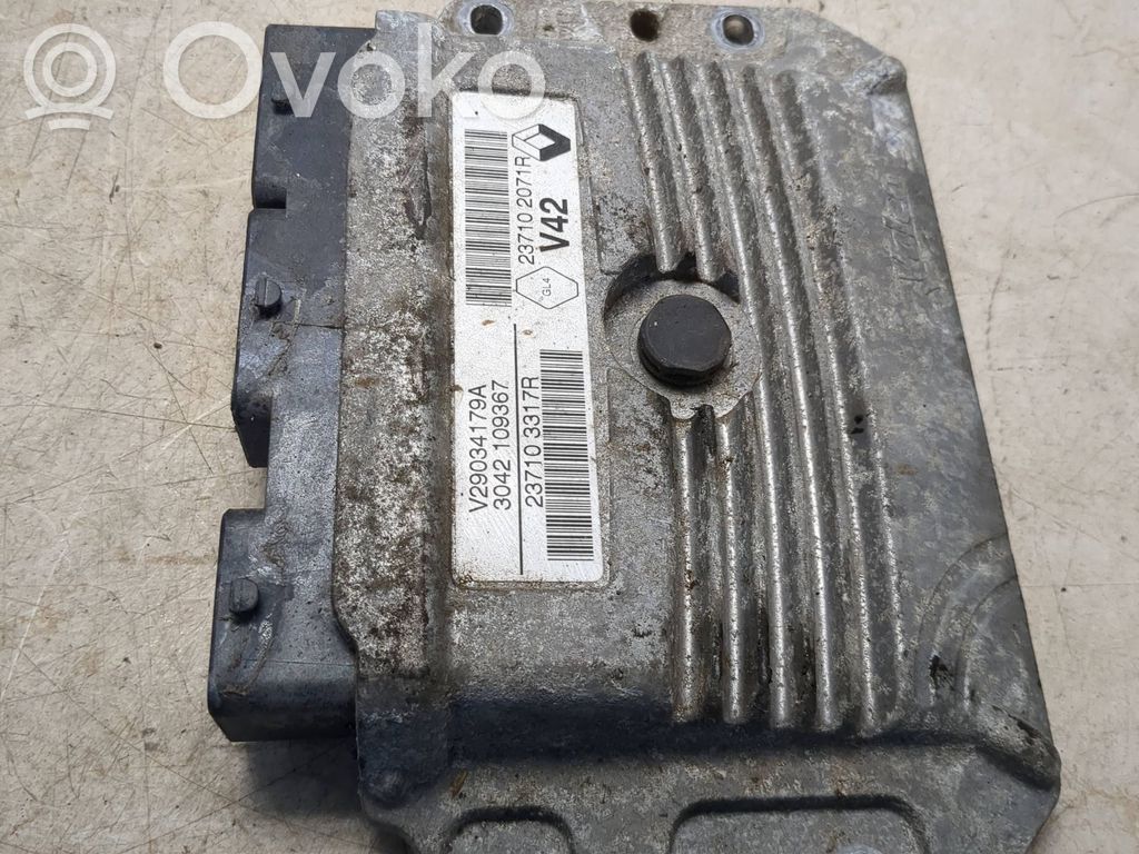 Renault Clio IV Engine control unit/module 