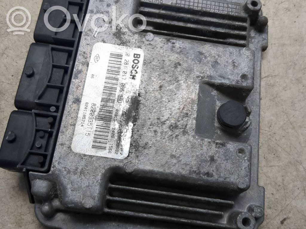 Opel Vivaro Engine control unit/module 