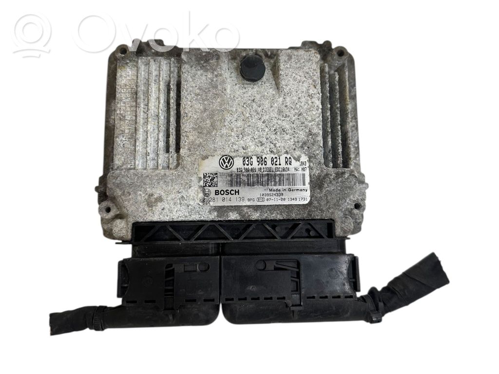 Volkswagen PASSAT B6 Engine control unit/module 