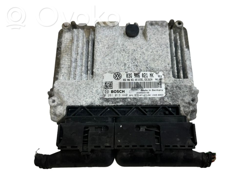 Volkswagen PASSAT B6 Engine control unit/module 