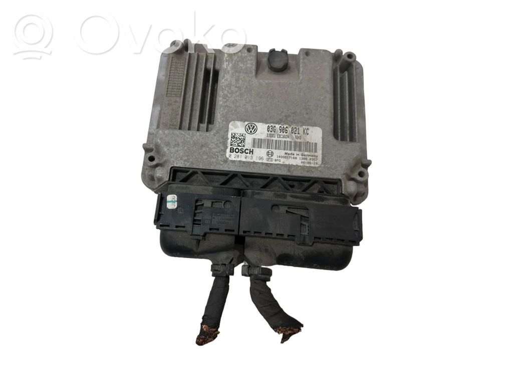 Volkswagen Touran I Engine control unit/module 
