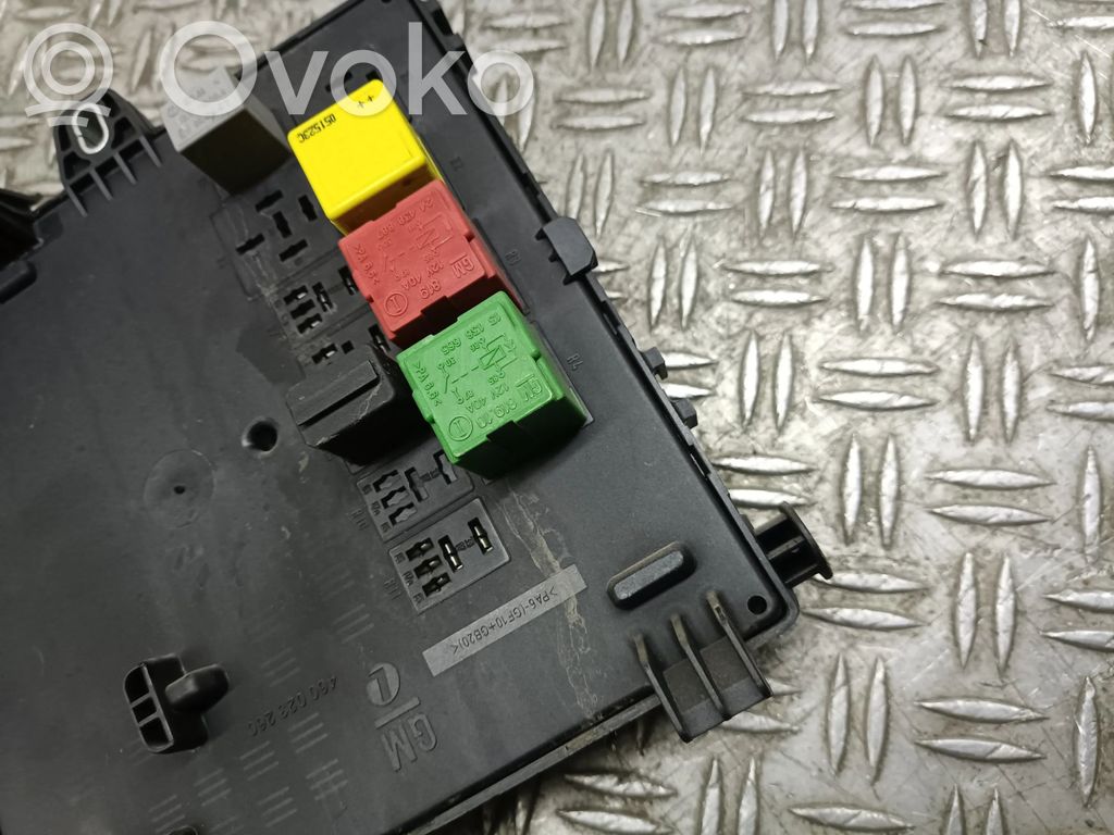 Opel Vectra C Juego de caja de fusibles 