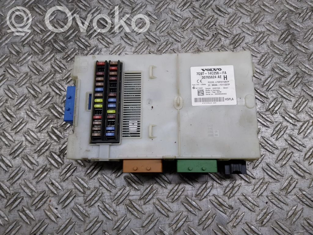Volvo S60 Saugiklių blokas 