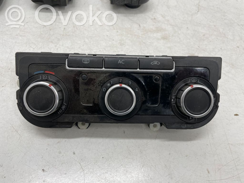 Volkswagen Golf VI Climate control unit 