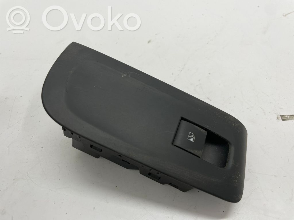 Opel Zafira C Electric window control switch 