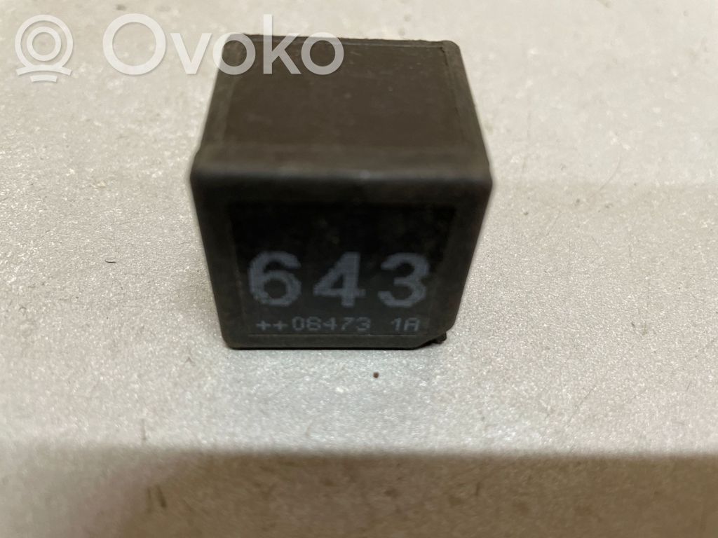 Audi A4 S4 B7 8E 8H Muu rele 