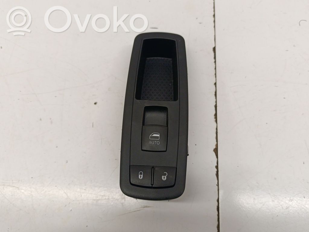 Jeep Cherokee Electric window control switch 