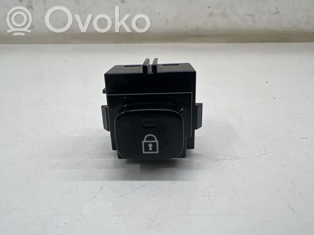 Polestar 2 Central locking switch button 