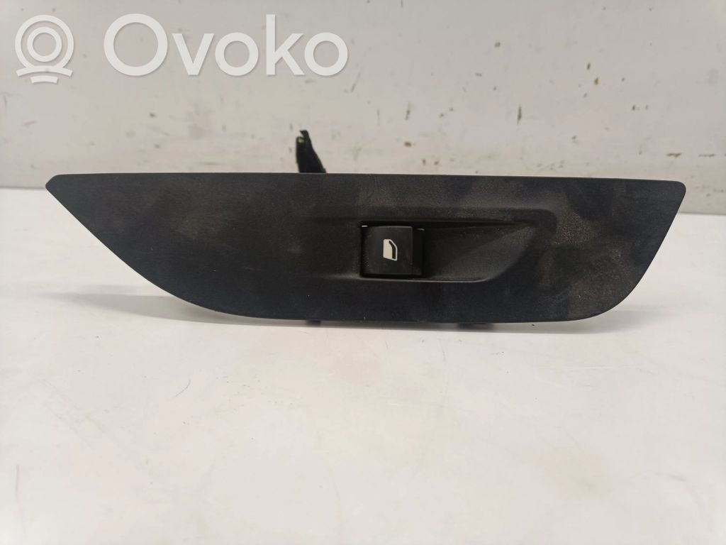 Peugeot 2008 II Electric window control switch 