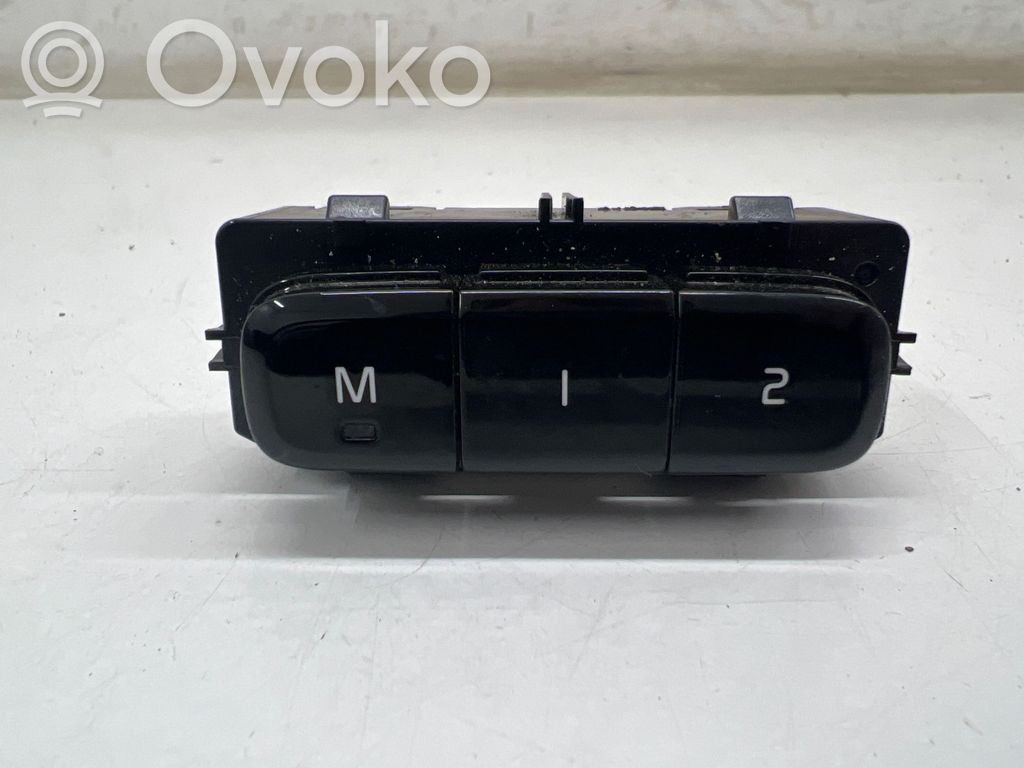 Polestar 2 Seat memory switch 