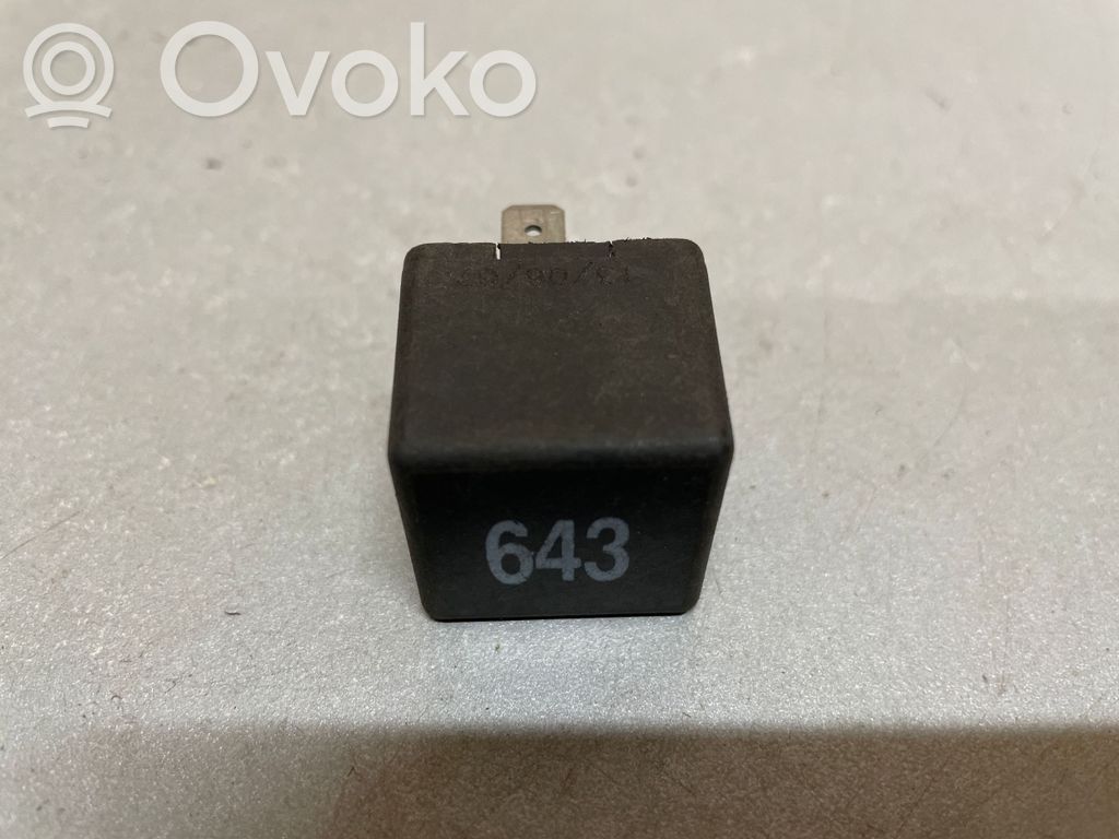 Audi A4 S4 B7 8E 8H Muu rele 