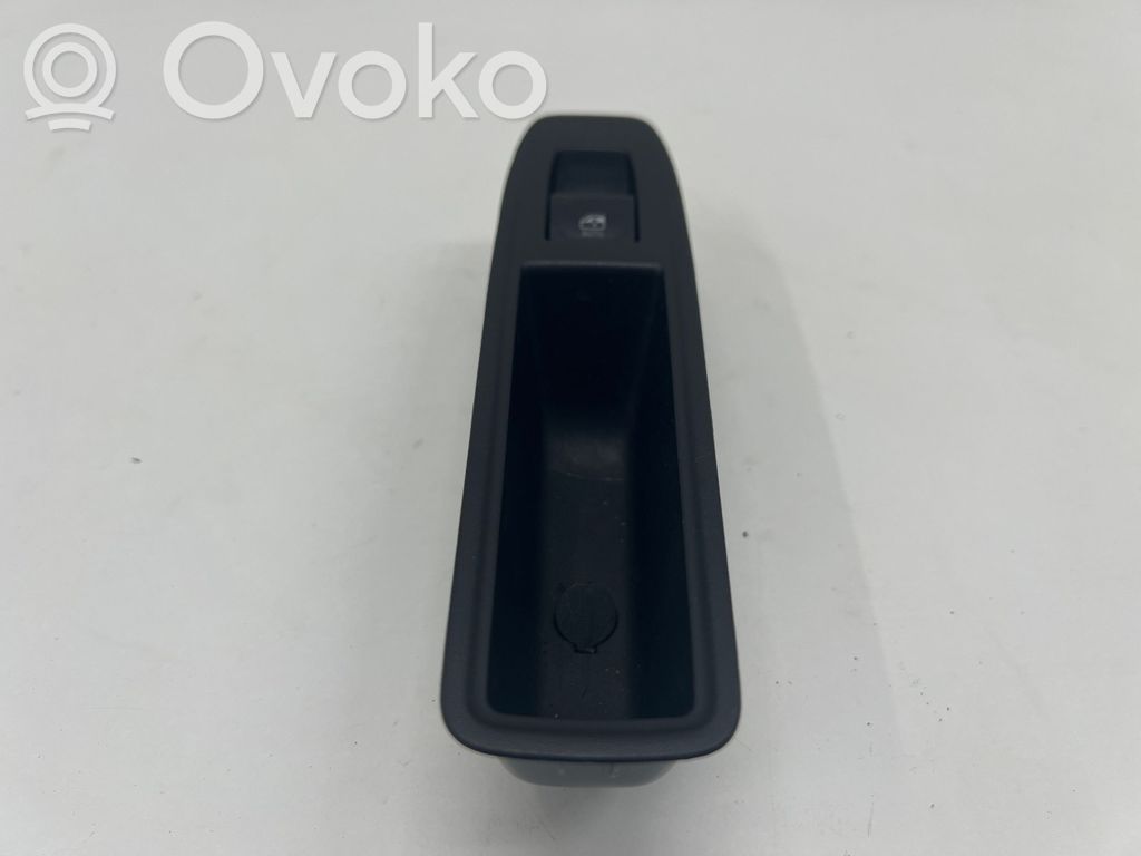 Renault Captur II Electric window control switch 