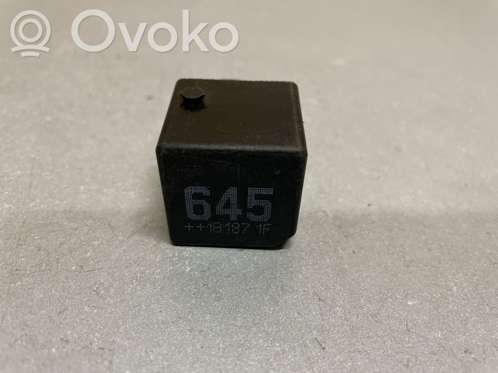 Audi A6 S6 C6 4F Muu rele 