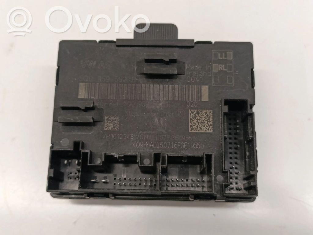 Volkswagen PASSAT B8 Door control unit/module 