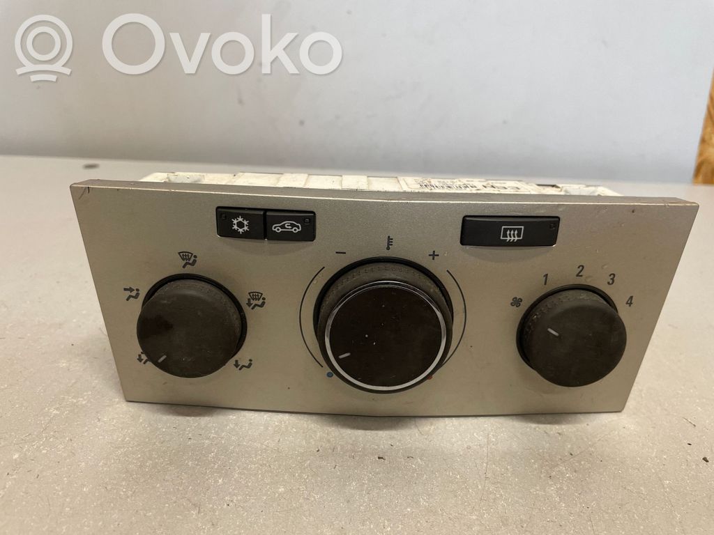 Opel Astra H Climate control unit 