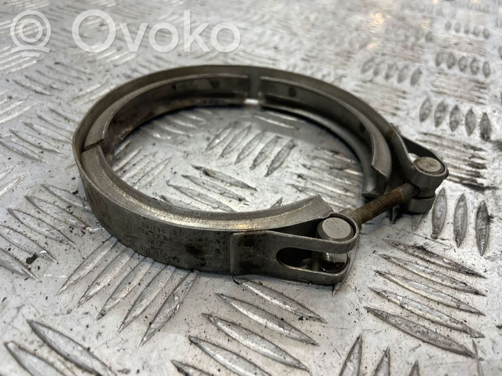 Volkswagen PASSAT B8 Zacisk obejmy rury tłumika 