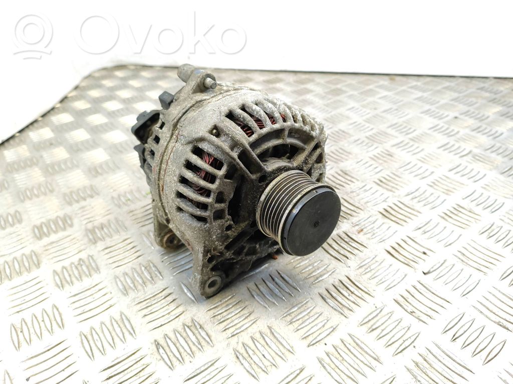 Nissan Juke I F15 Generatorius 