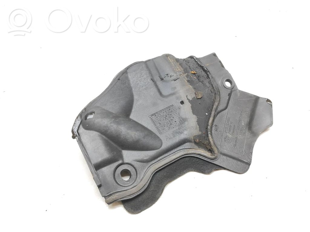 BMW 5 F10 F11 Kita variklio skyriaus detalė 