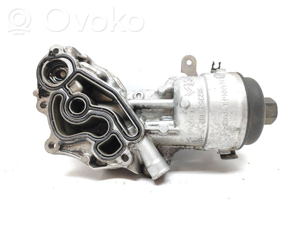 Peugeot 308 Oil filter mounting bracket 