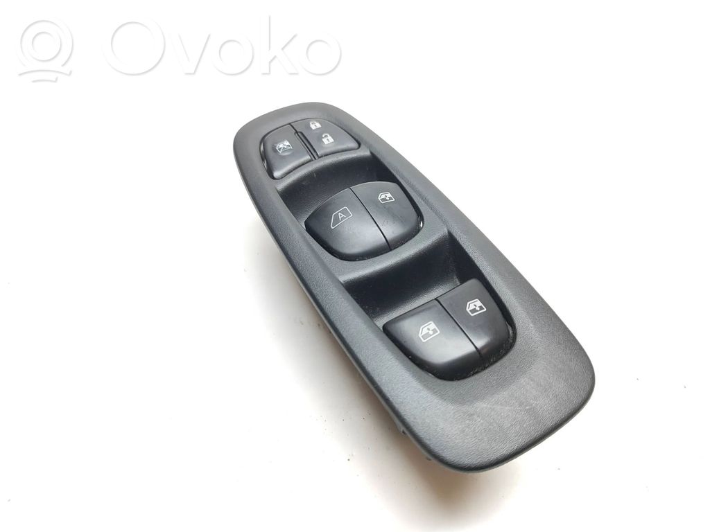 Renault Kadjar Electric window control switch 