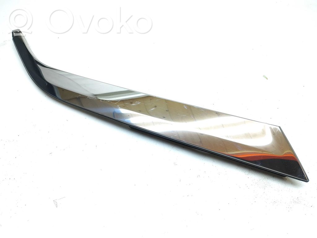 Peugeot 5008 II Galinio šoninio stiklo apdaila 