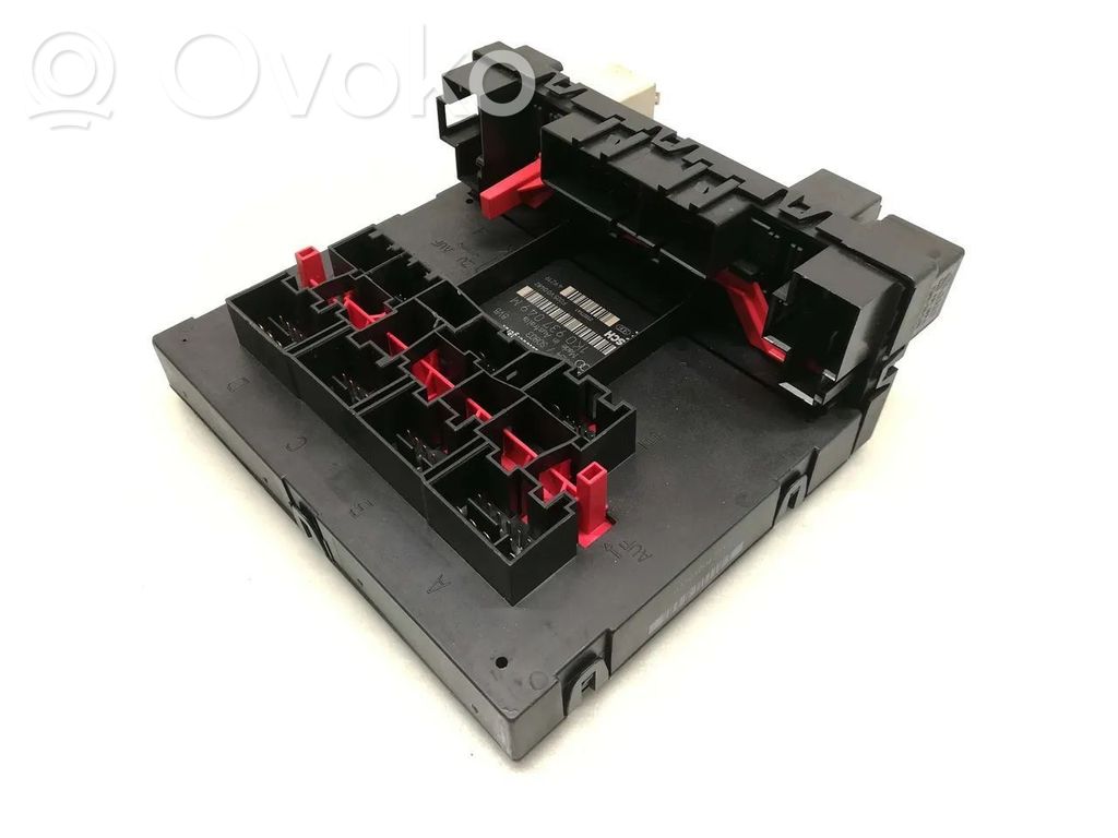 Volkswagen Golf V Fuse module 