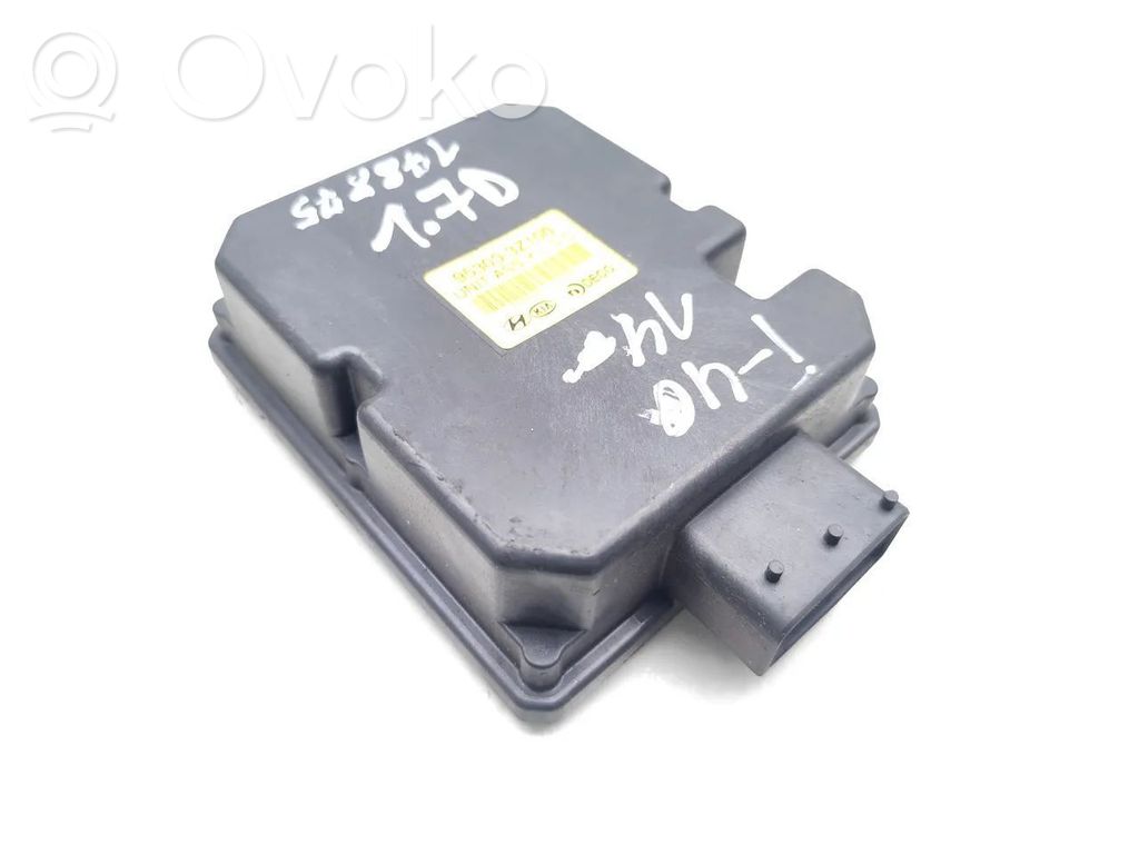 Hyundai i40 Voltage converter/converter module 