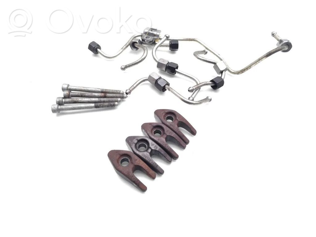 Ford Kuga II Fuel injector supply line/pipe 