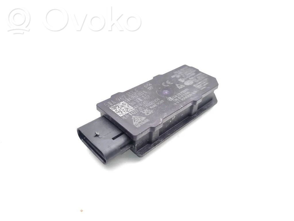 Audi Q4 e-tron Interior comfort aerial antenna 