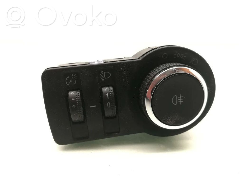 Opel Astra J Light switch 