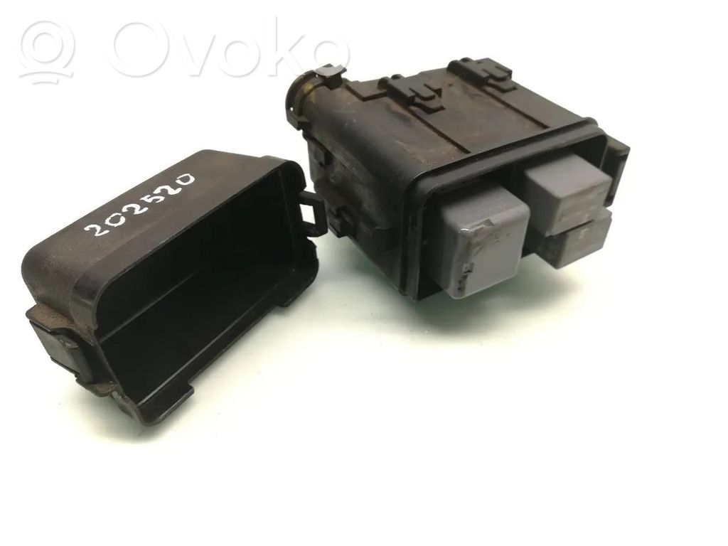 Ramka / Moduł bezpieczników   9008087030,AH1567002900