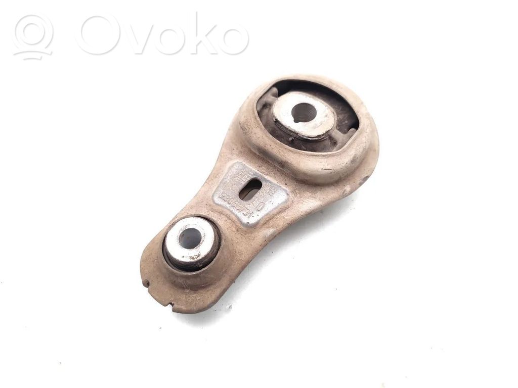 Renault Trafic III (X82) Engine mounting bracket 