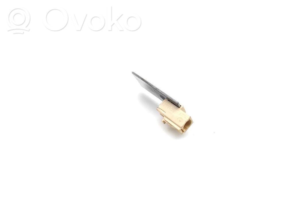 Audi Q7 4L Bluetooth antenna 