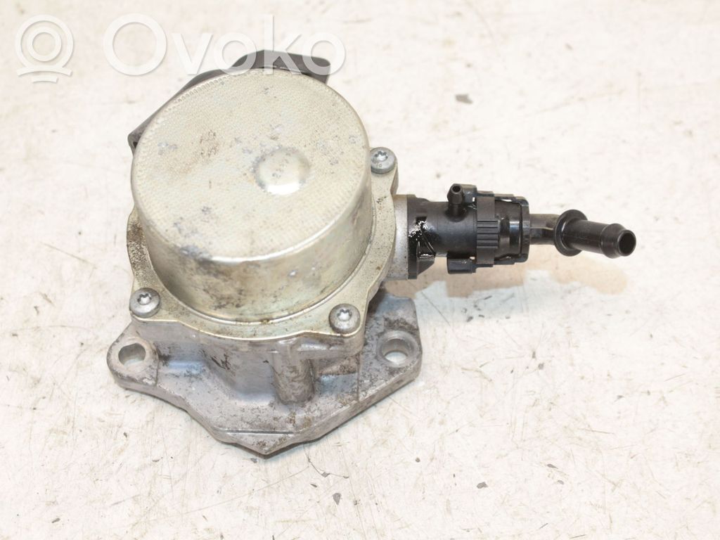 Nissan Qashqai Vacuum pump 