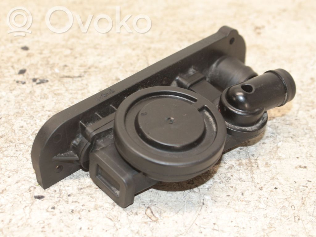 Audi A4 S4 B7 8E 8H Válvula respiradora 