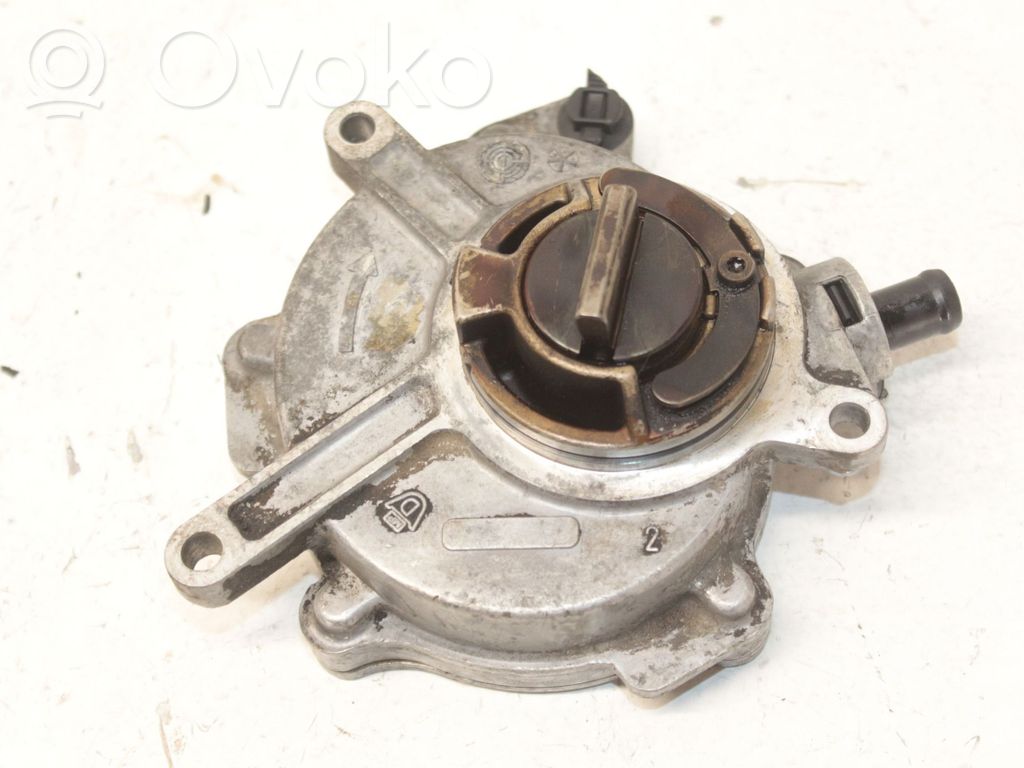 Audi A4 S4 B7 8E 8H Vacuum pump 