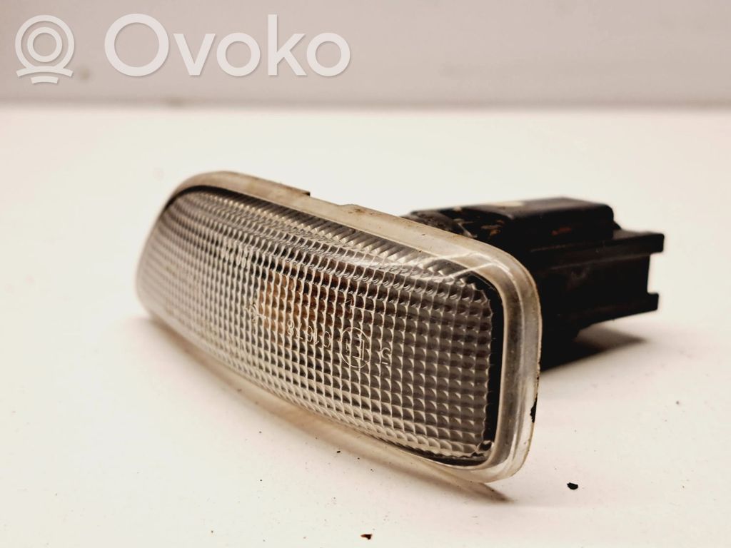 Volvo S80 Front fender indicator light 