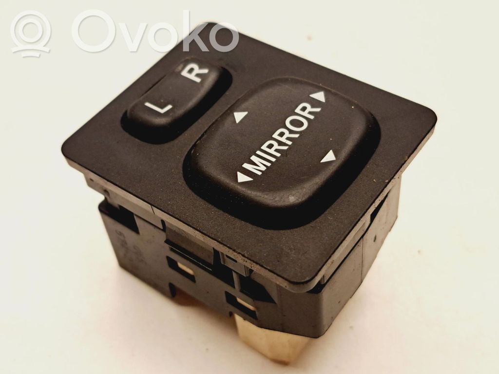 Toyota Corolla Verso AR10 Wing mirror switch 