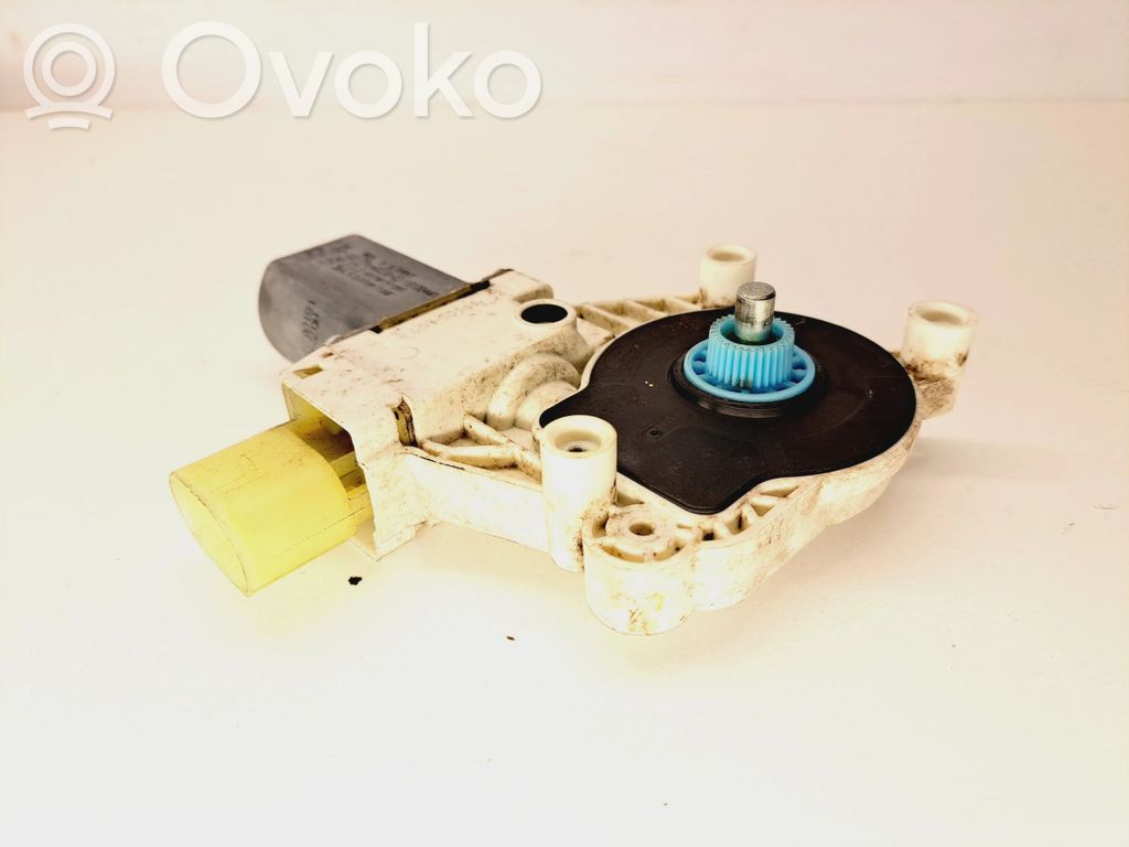 Silnik regulatora szyby drzwi przednich   942889100