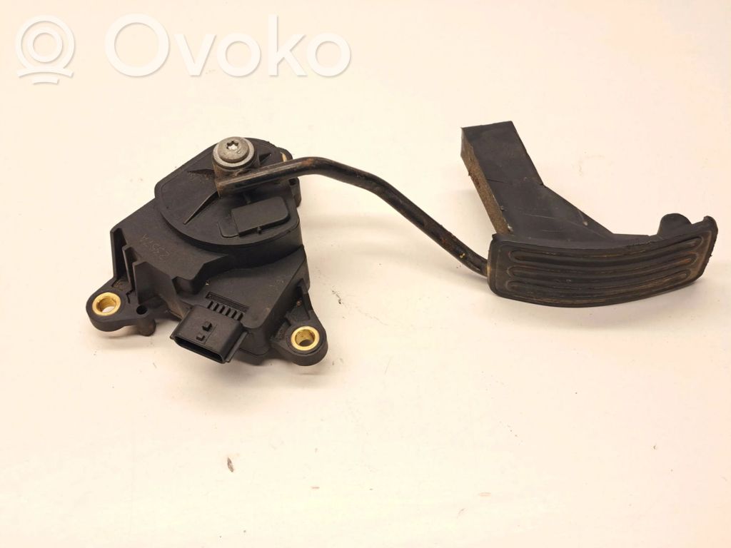 Nissan Qashqai Accelerator throttle pedal 