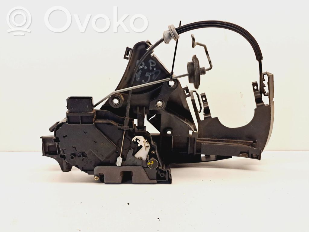 Volvo V50 Priekšpusē slēdzene 