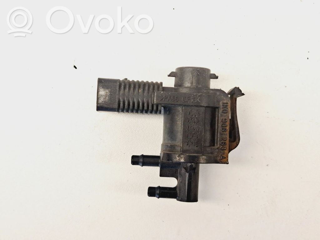 Volkswagen PASSAT B7 Solenoidinis vožtuvas 