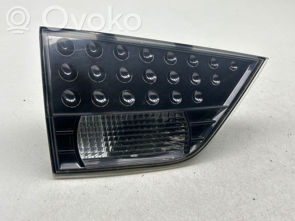 Mitsubishi Outlander Takaluukun takavalot 