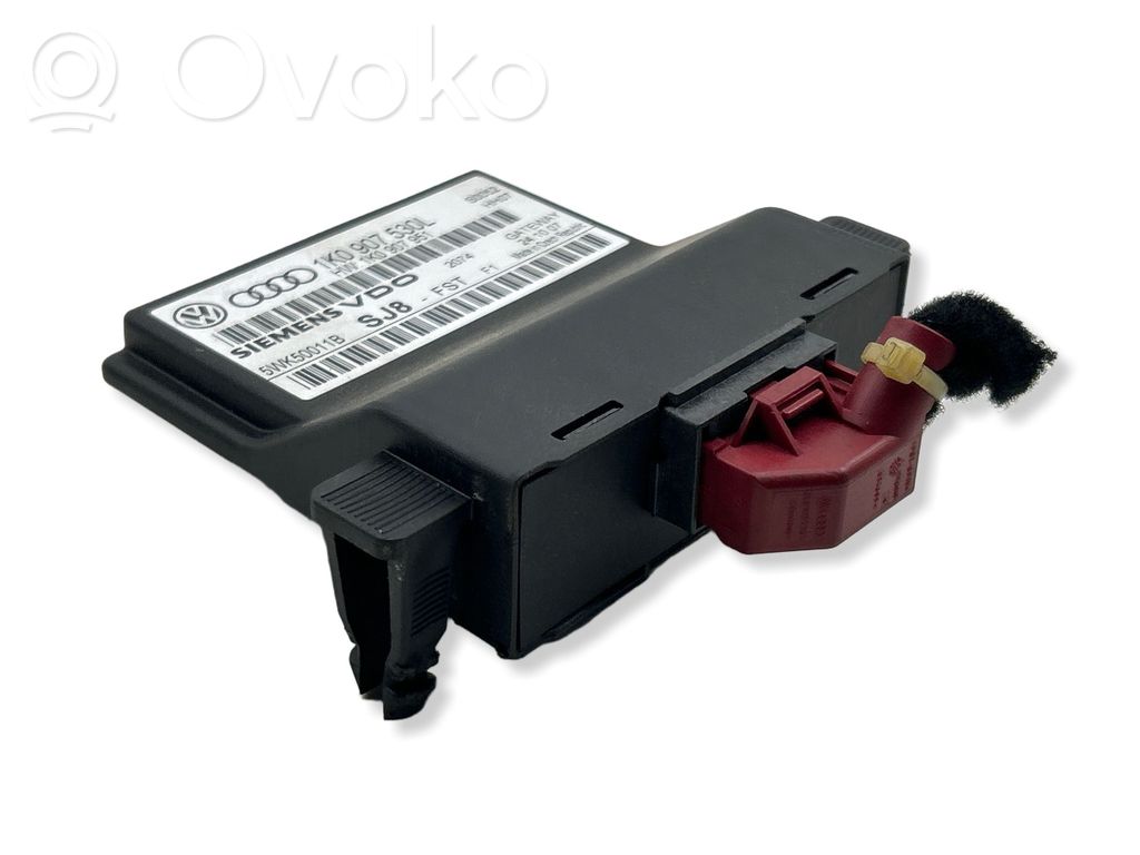 Volkswagen Golf V Gateway control module 
